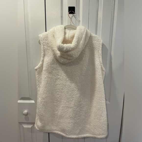white teddy vest - Picture 6 of 7